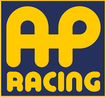 Logotipo AP Racing en letras amarillas sobre fondo azul; sin llantas Braid visibles.